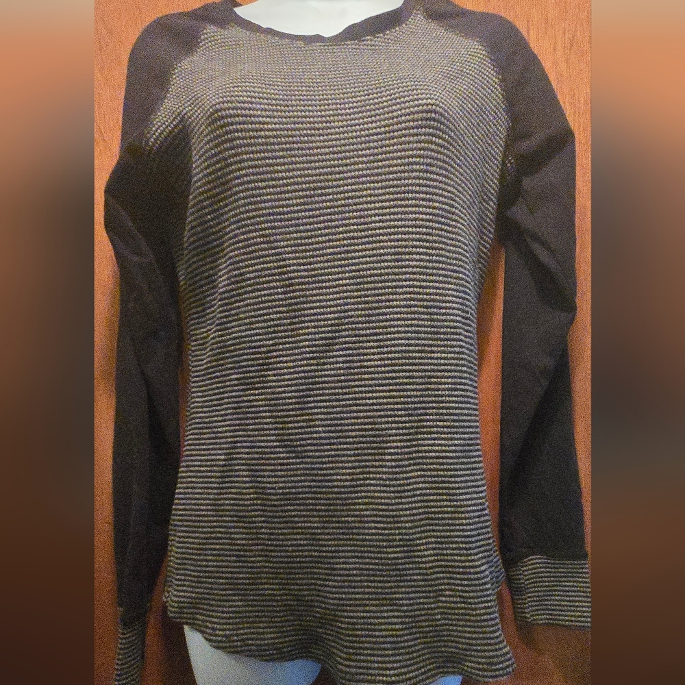 Host Pick! 🎉🎊Columbia Black &Gray Striped Thermal Sweatshirt SzM - Picture 2 of 7